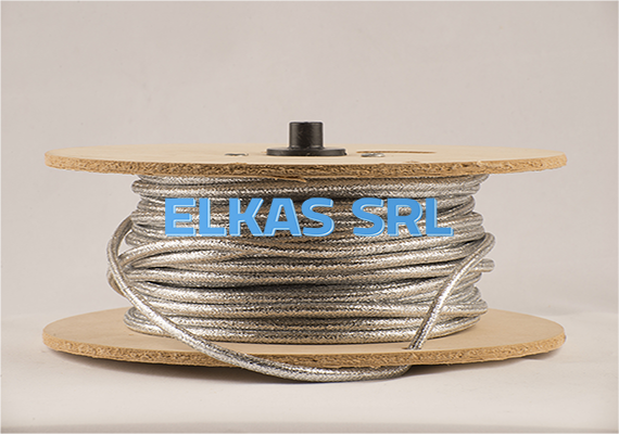 Nossos cabos são certificados. Eles também têm um processo de colagem que os impede de serem desintegrados em sua armadura